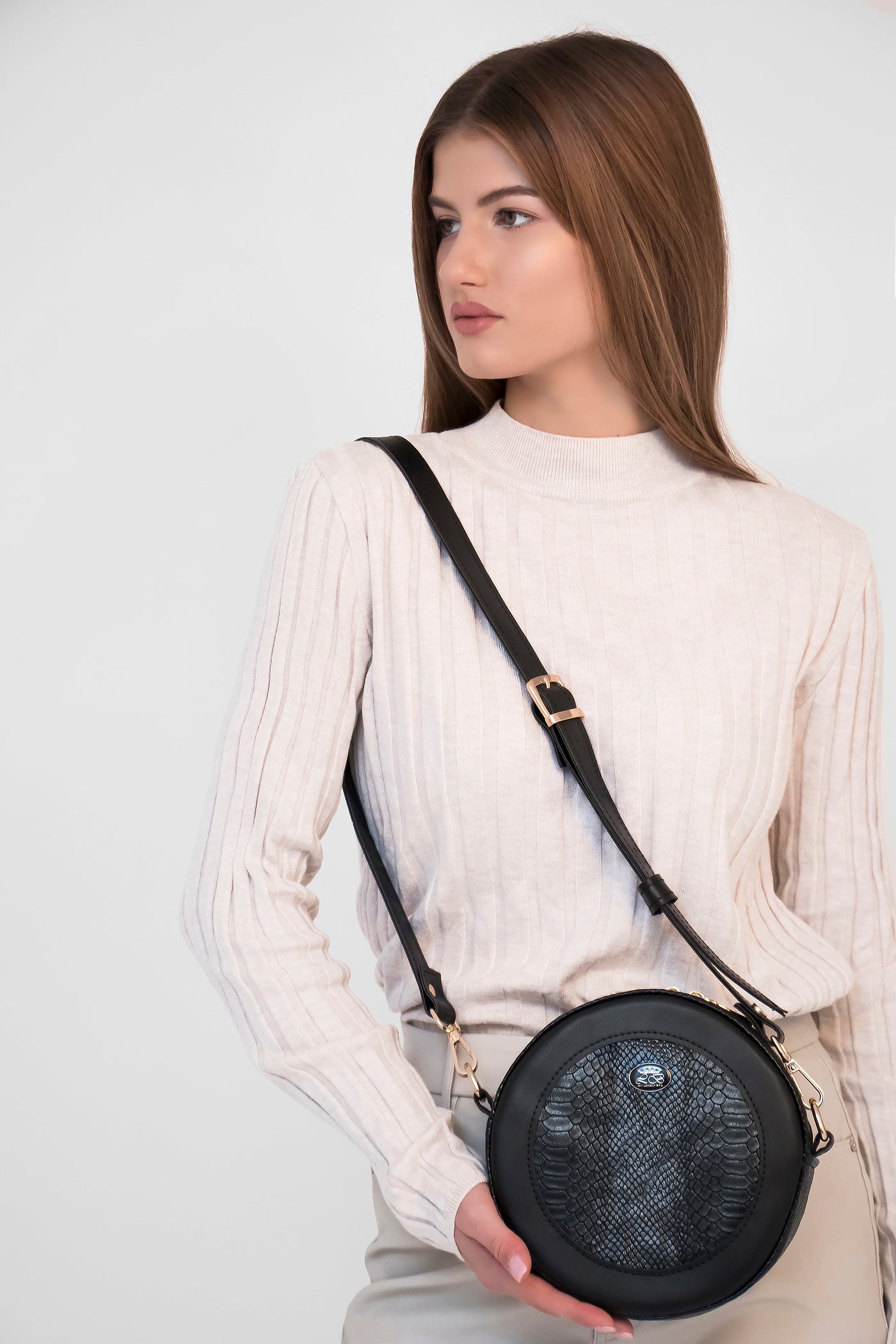 VIOLA - Black