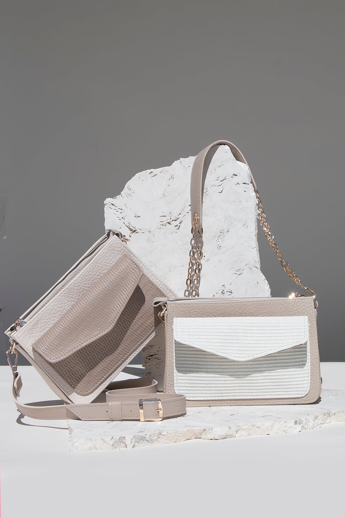 LOTA – TAMNO BEŽ/BIJELO